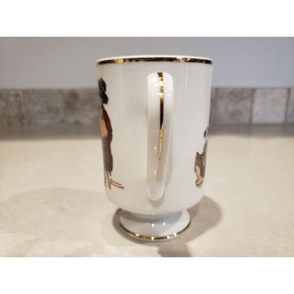 The Danbury Mint/ Norman Rockwell Gold Rim Friend in Need 1981 Mug Cup - Picture 6 of 9